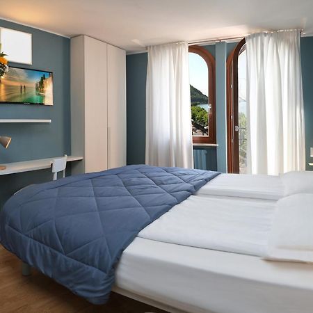 Albergo All'Ancora Гарда Экстерьер фото