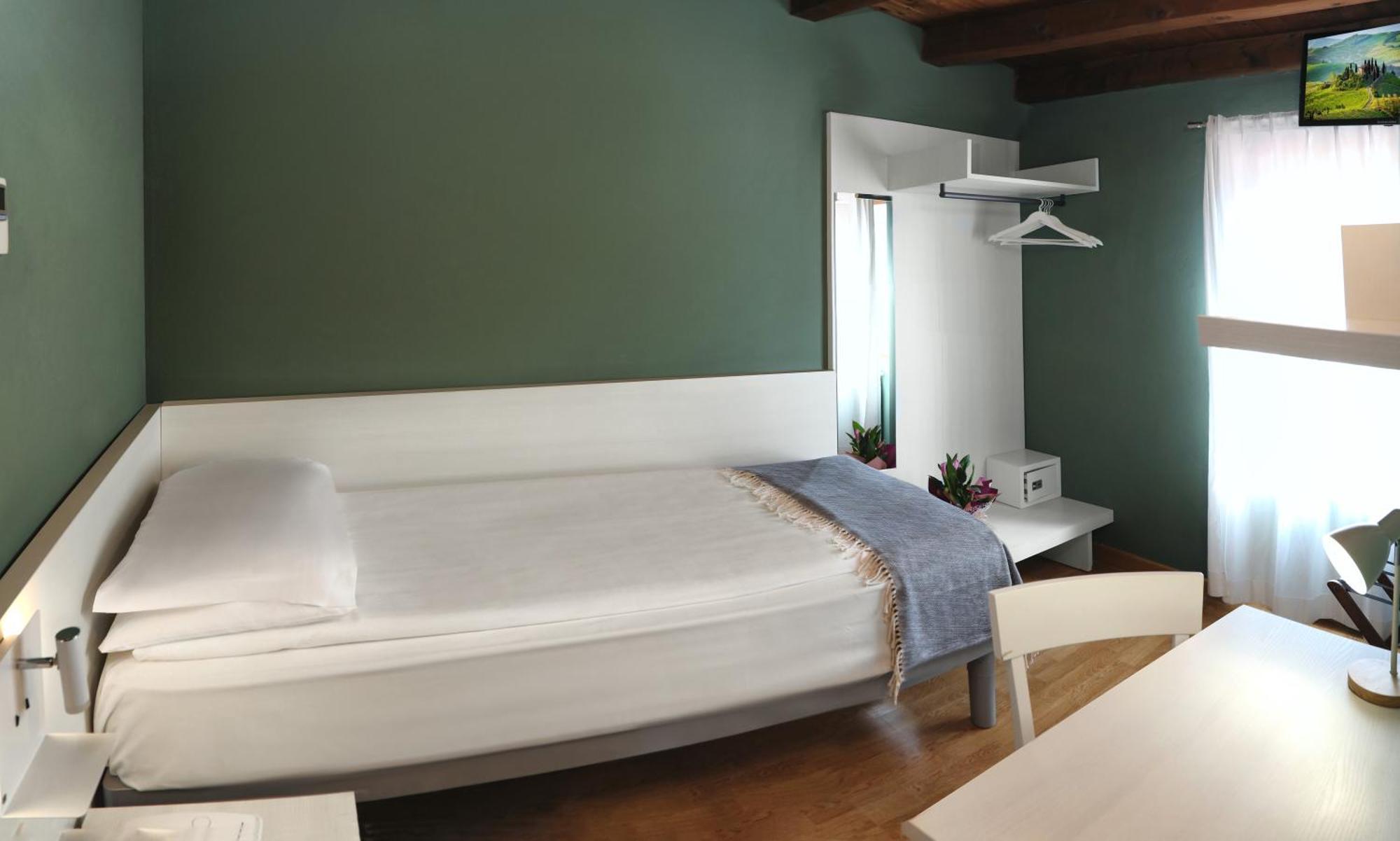 Albergo All'Ancora Гарда Экстерьер фото