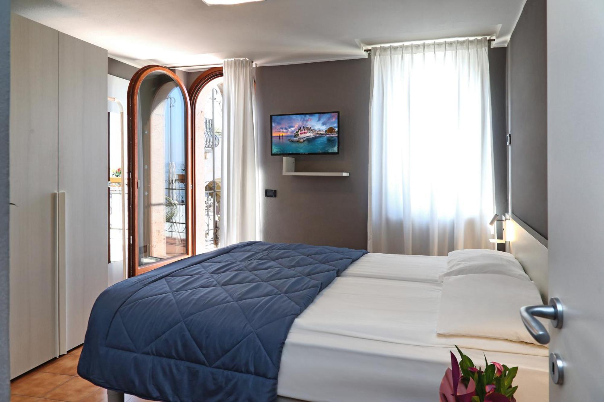 Albergo All'Ancora Гарда Экстерьер фото
