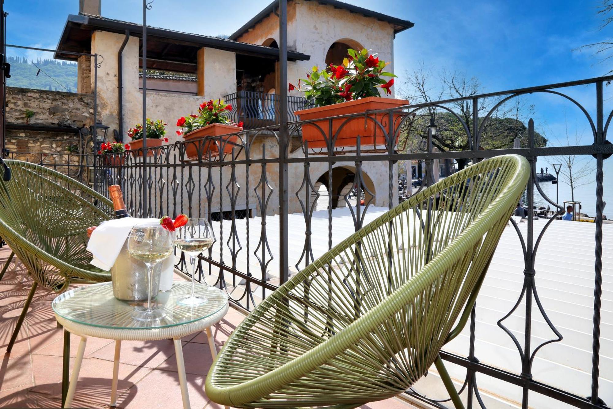 Albergo All'Ancora Гарда Экстерьер фото